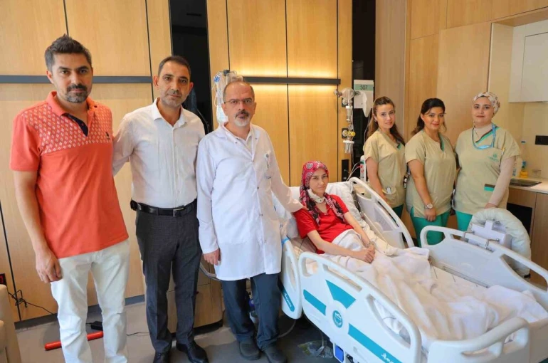 Dünyada 4 vakadan biri olan Myastenia Gravis hastası Türkiye’de tedavi edildi