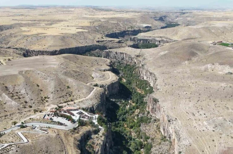 Dünyanın en büyük 2. kanyon vadisi ziyaretçilerini ağırlıyor