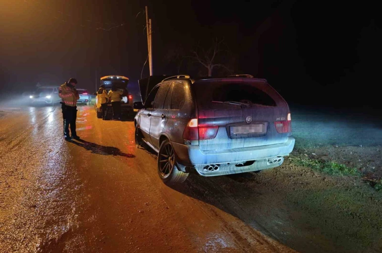 ’Dur’ ihtarına uymayan alkollü sürücü kaza yapınca yakalandı