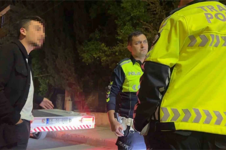Dur ihtarına uymayan alkollü sürücünün polisi ikna çabaları sonuç vermedi