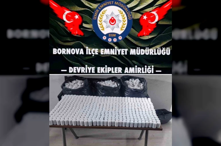 ’Dur’ ihtarına uymayıp kaçan araçtan on binlerce uyuşturucu hap çıktı