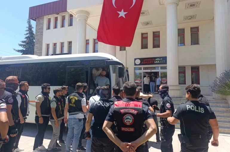 Durak başkanı cinayetinde yakalanan 18 kişi adliyeye sevk edildi