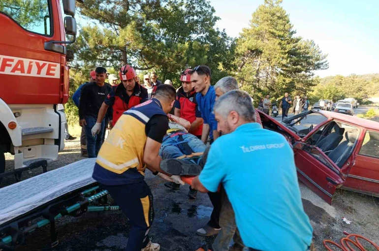 Dursunbey’de trafik kazası: 3 yaralı