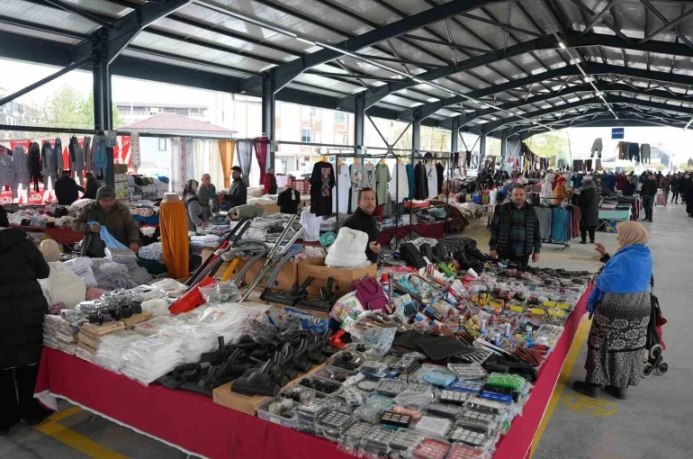 Düzce Belediyesi 3. kapalı pazaryerini hizmete açtı