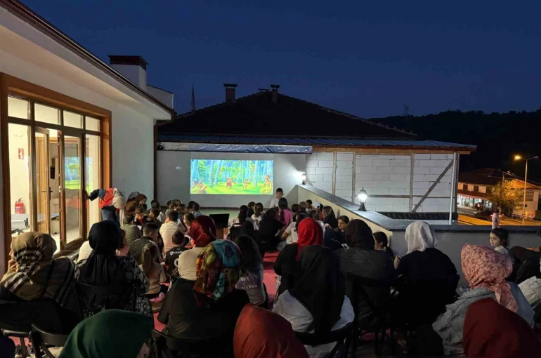 Düzce Genç Ofis’ten sinema gecesi