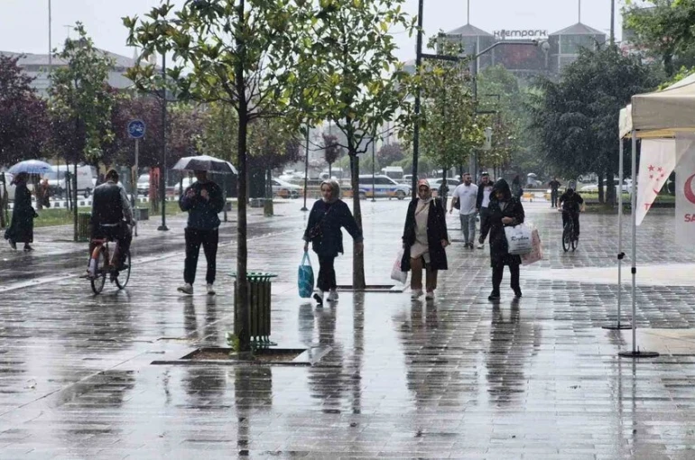 Düzce ve çevresinde sağanak yağış uyarısı