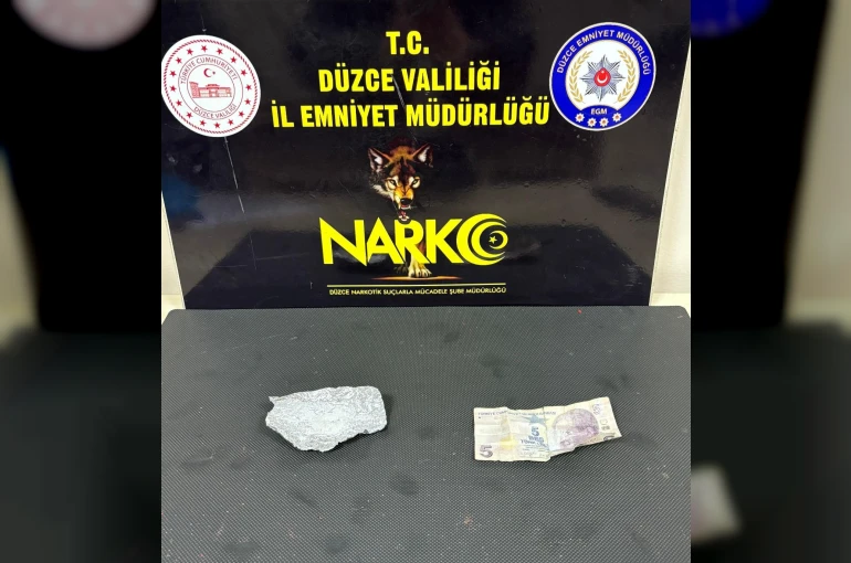 Düzce’de 2 zehir tacirine polis operasyonu