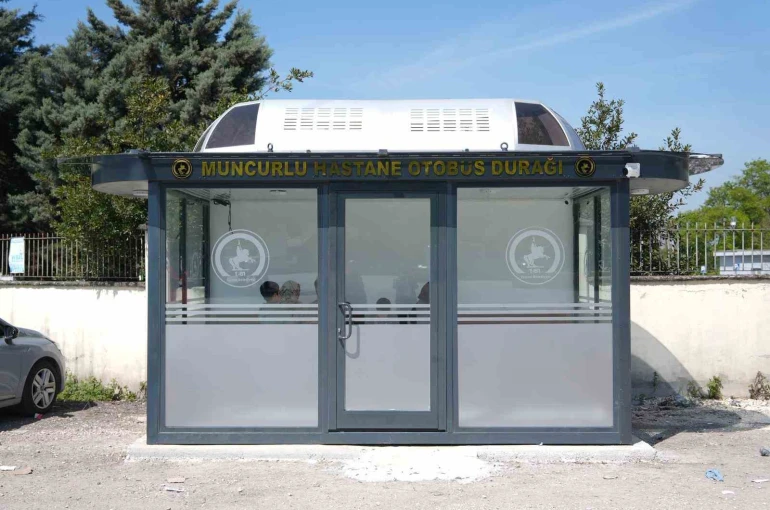 Düzce’de 7. akıllı durak hastane önüne konuldu