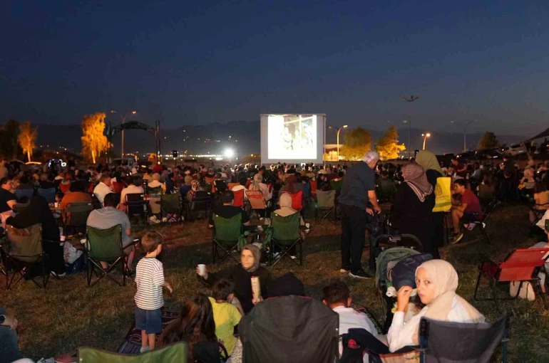 Düzce’de açık hava sinema akşamları başladı