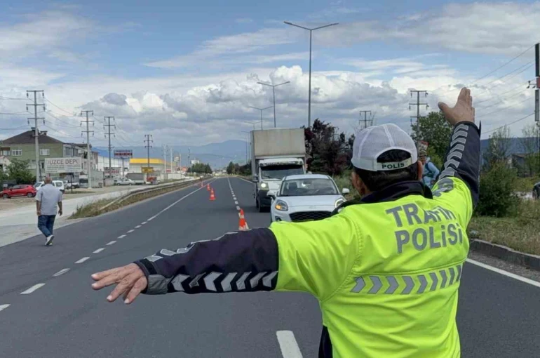 Düzce’de bin 997 araç sürücüsüne cezai işlem uygulandı