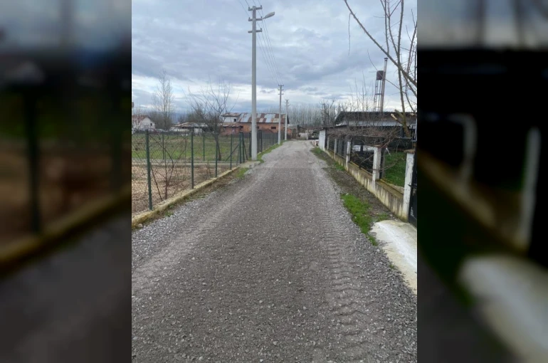 Düzce’de köy yollarında iyileştirmeler sürüyor