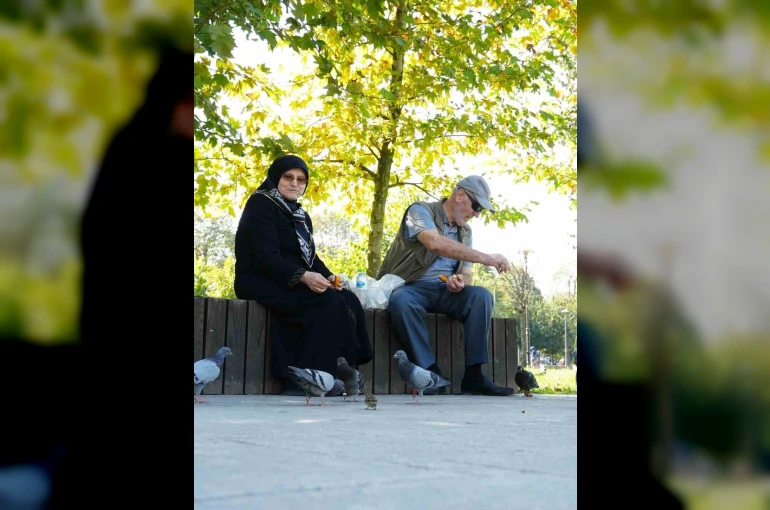 Düzceliler yazdan kalma günlerin tadını çıkarıyor