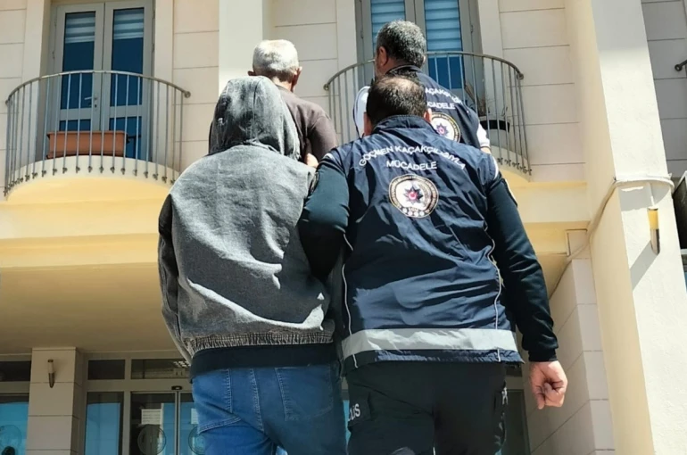 Düzensiz göçmen soruşturmasında 2 tutuklama daha