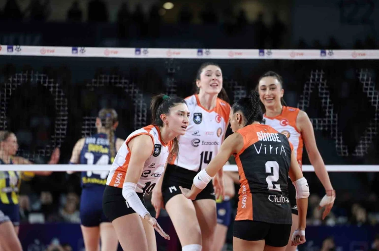 Eczacıbaşı Dynavit, Kupa Voley’de adını finale yazdırdı