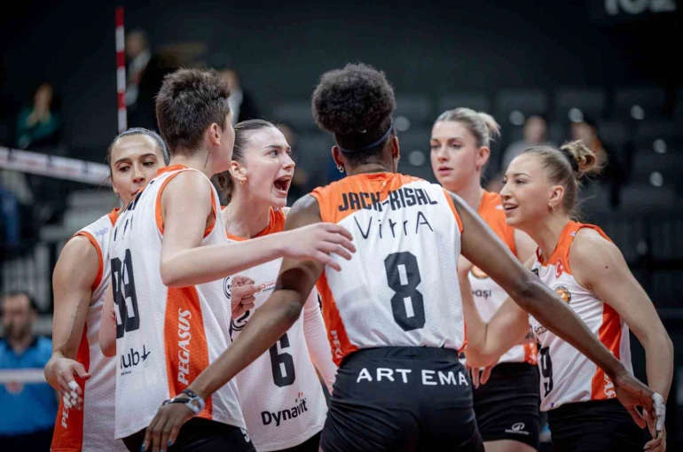 Eczacıbaşı Dynavit, Kupa Volley’de yarı finalde
