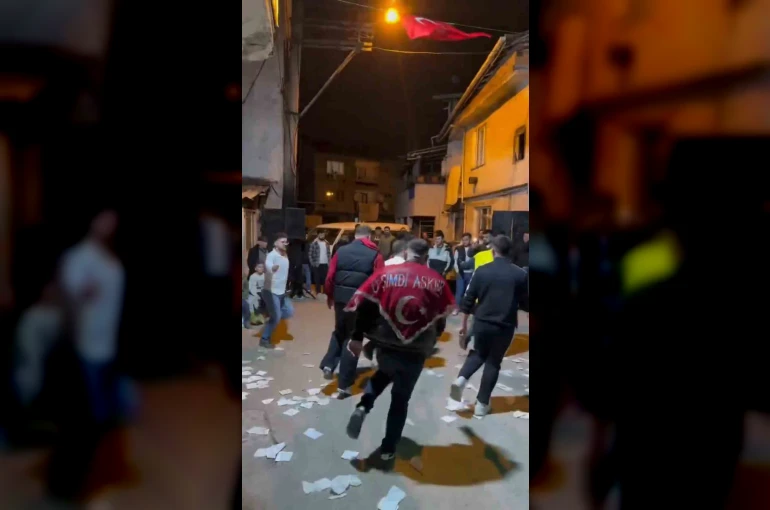 Edirne’de asker uğurlama eğlencesinde renkli görüntüler