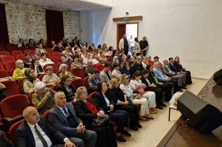 Edirne’de koruyucu aile tanıtımı türküler eşliğinde yapıldı