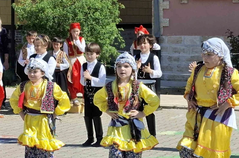 Edirne’de minik öğrencilerin gösterileri hayran bıraktı