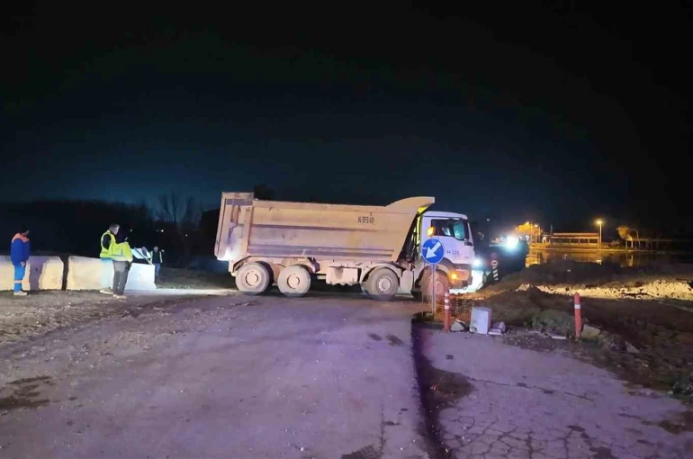Edirne’de nehirlerde taşkın riski: Tunca ve Meriç Köprüsü ulaşıma kapatıldı