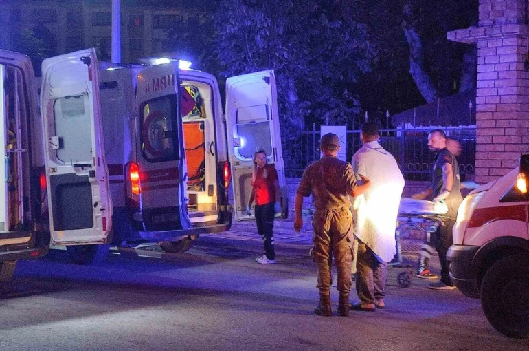 Edirne’de orduevinde çıkan yangında 16 asker dumandan etkilendi