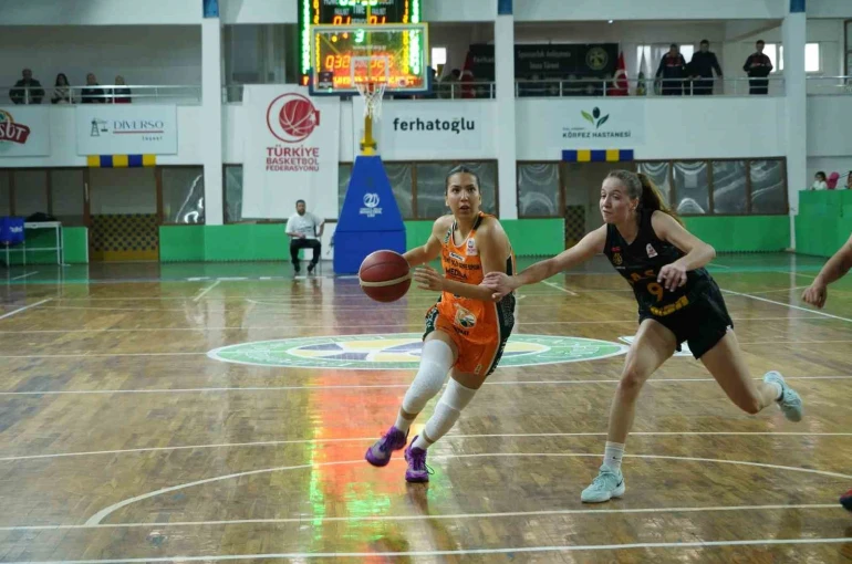 Edremit Belediyesi Gürespor evinde kazandı, liderliğini sürdürdü