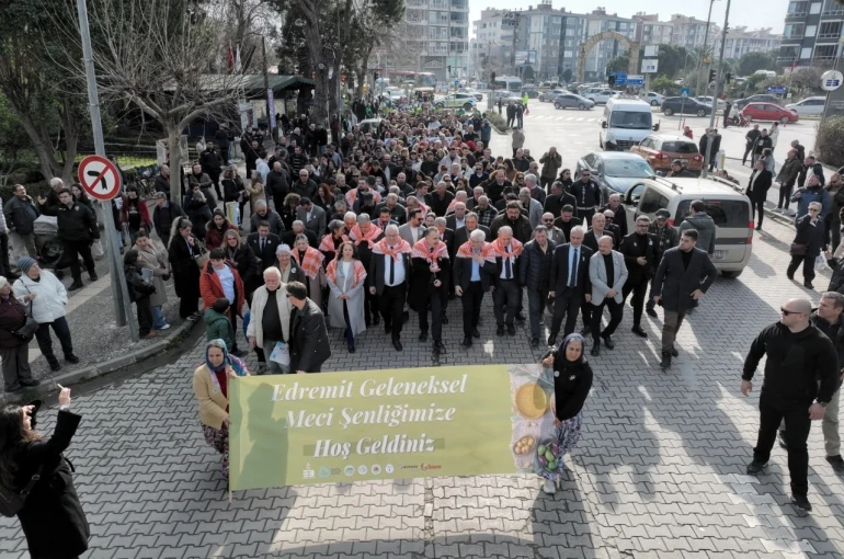 Edremit’te "Geleneksel Zeytin Hasat Sonu Meci Şenliği" coşkuyla başladı