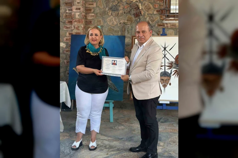 Edremit’te sanat şöleni: 35. Uluslararası Karma Sergisi kapılarını açtı