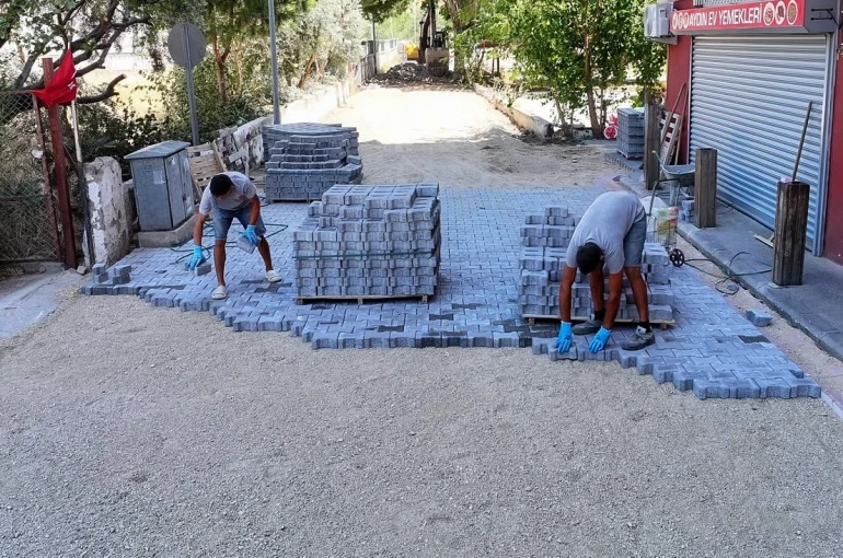 Efeler Belediyesi yol çalışmalarına devam ediyor