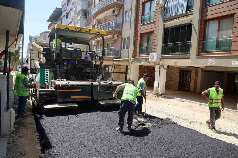 Efeler Belediyesi’nden Albayrak Caddesi’nde asfalt mesaisi