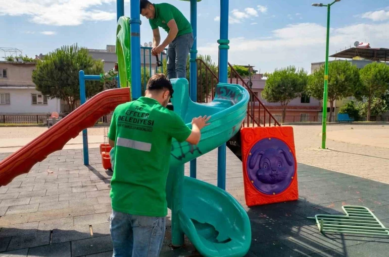 Efeler Belediyesi’nden parklarda onarım çalışması