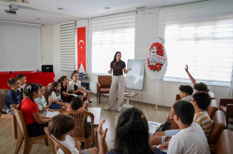 Efeler’de çocuklar felsefeyle düşünmeyi öğreniyor