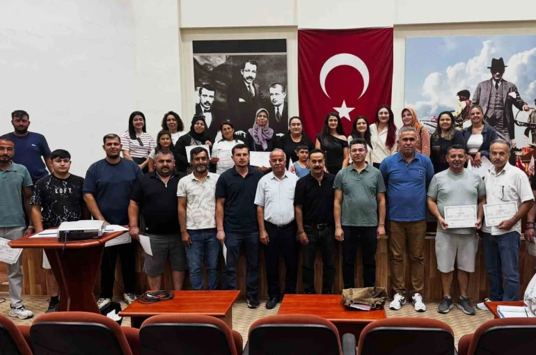 Efeler’de kursiyerler sertifikalarını aldı