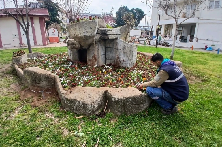 Efeler’de parklar yenileniyor