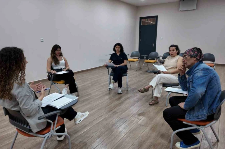 Efeler’in Psikososyal Destek Merkezleri vatandaşlara dokunmaya devam ediyor