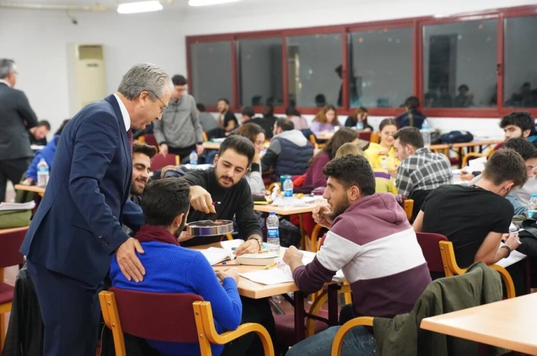 Egeli gençlerin vazgeçilmez mekânı: Ege Üniversitesi Merkez Kütüphanesi