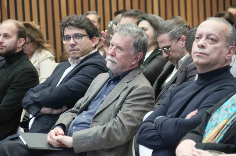EGİAD ’Dönüşüm Sahnesi’ ile iş dünyasının liderlerini İzmir’de buluşturdu