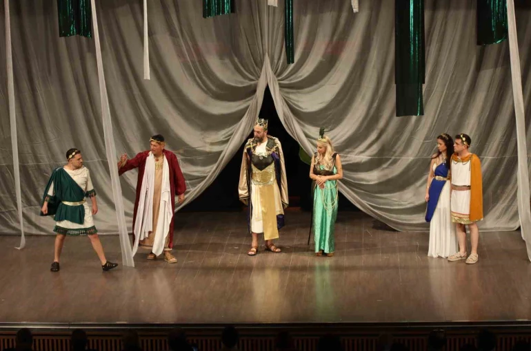 EGİAD Tiyatro Kulübü’nden anlamlı gece