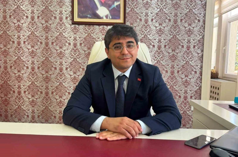Eğirdir’in yeni kaymakamı Dr. Serhat Doğan görevine başladı