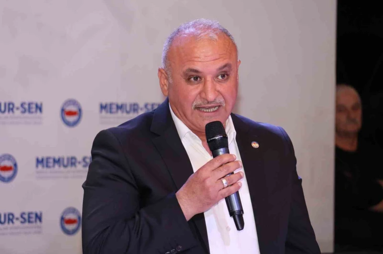 Eğitim-Bir-Sen Antalya Şube Başkanı Miran: "Eğitimciler sahipsiz değildir"