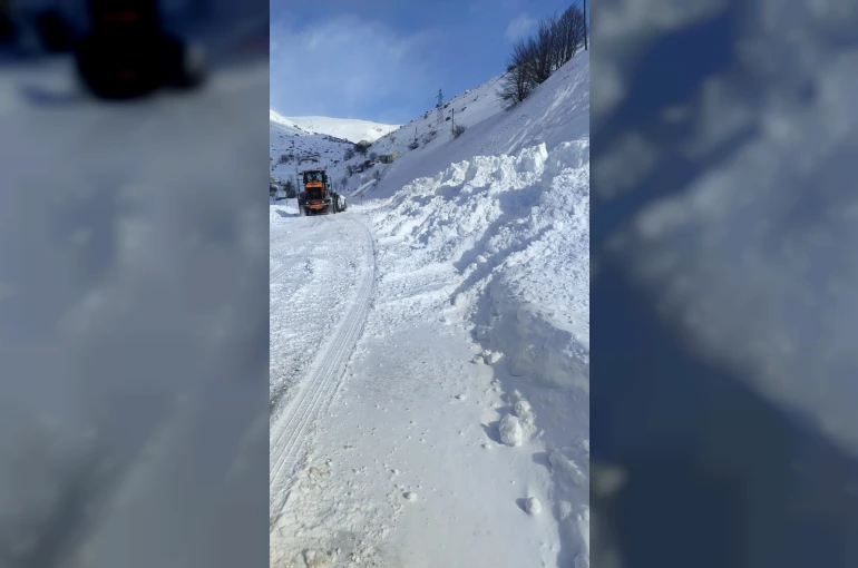 Eğribel Tüneli girişinde çığ nedeniyle kapanan yol ulaşıma açıldı