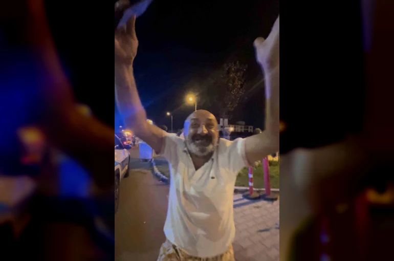 Ehliyetsiz ve alkollü yakalandı, rahat tavırları şaşırttı