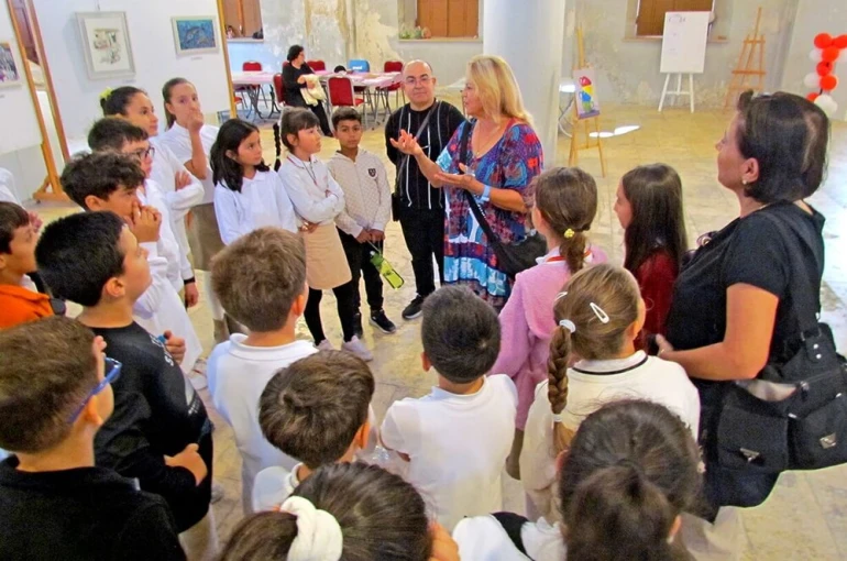 "Ekim Geçidi" sergisi Çeşme’de