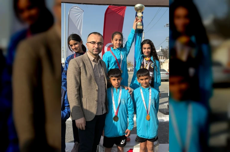Elazığ 1. etap kros yarışmasında bölge birincisi