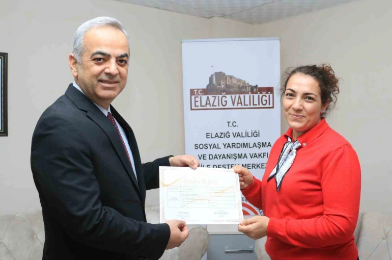 Elazığ aile destek merkezi kursiyerlerine sertifika