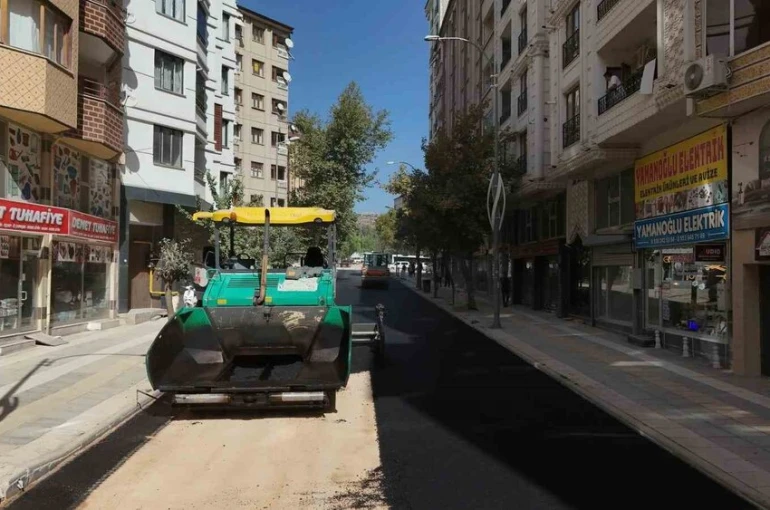 Elazığ’da Balakgazi Caddesi yenilendi
