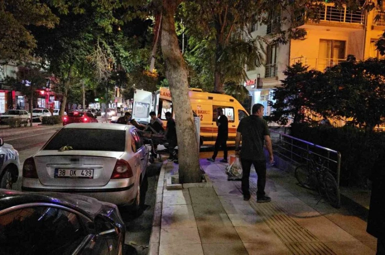 Elazığ’da bıçaklı kavga:1 yaralı 