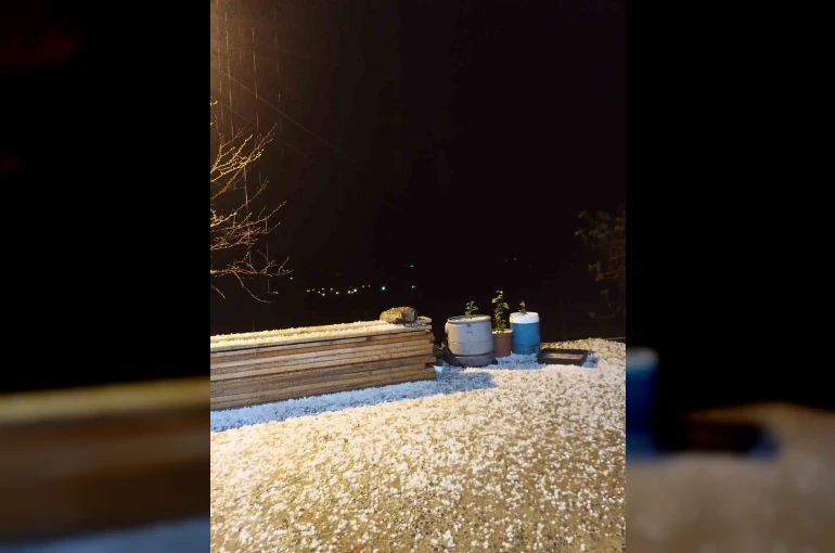 Elazığ’da dolu etkili oldu