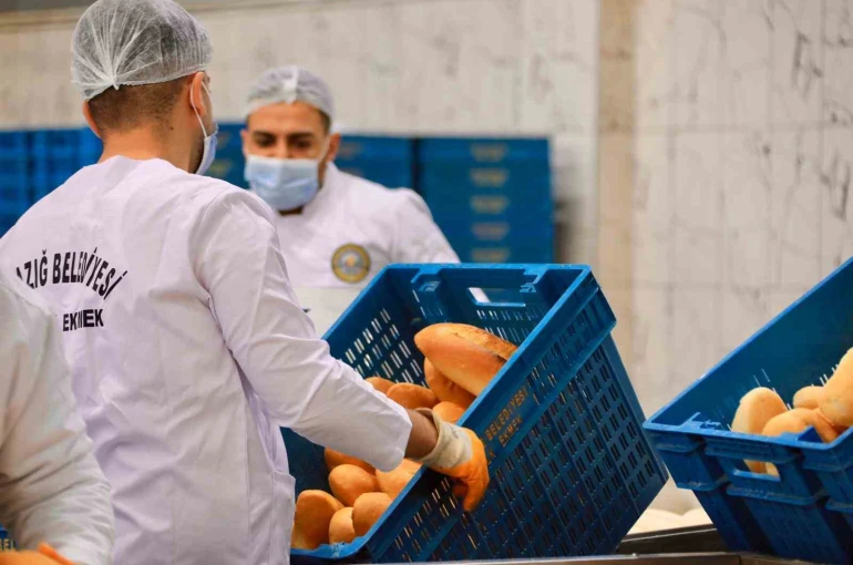 Elazığ’da halk ekmek 53 noktada vatandaşlarla buluşuyor