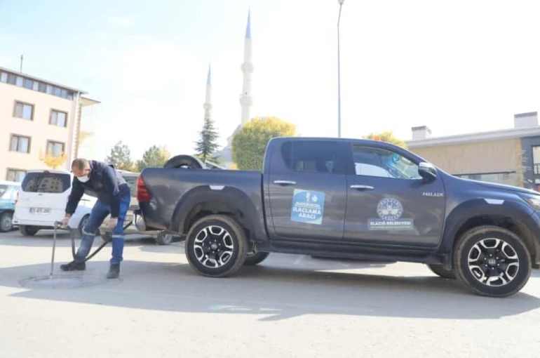 Elazığ’da ilaçlama çalışmaları sürüyor