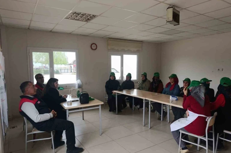 Elazığ’da kadın üreticilere tarım eğitimi